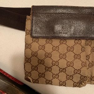 Authentic Gucci Fanny pack/ cross body